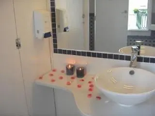 Готель Lisbonguests Лісабон
